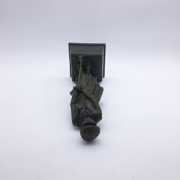 Crosa Female Golfer Statue - Picture 6 of 11